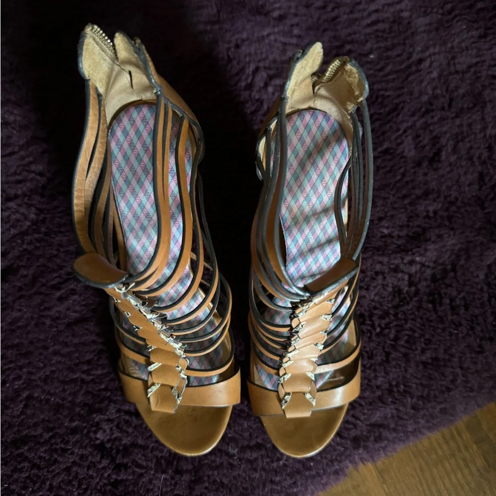 Coach Leather High Heels Stilettos size 7.5 Weave Top Zip Back - Picture 2 of 7